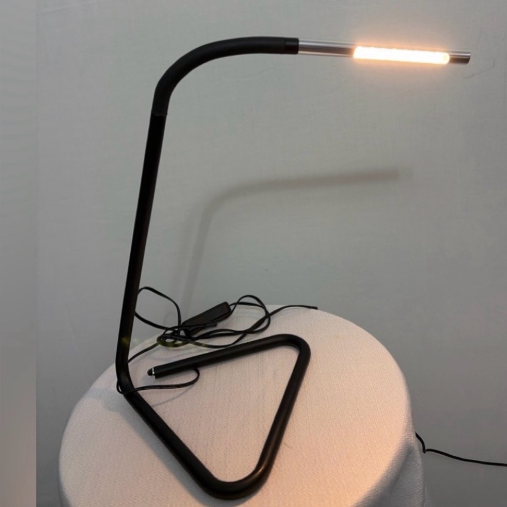 Modern Desk Lamp USB LED Black Minimalist Metal Task LightwSamsung Adapter(F96✨✨
